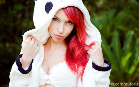 euforia アート女優 写真