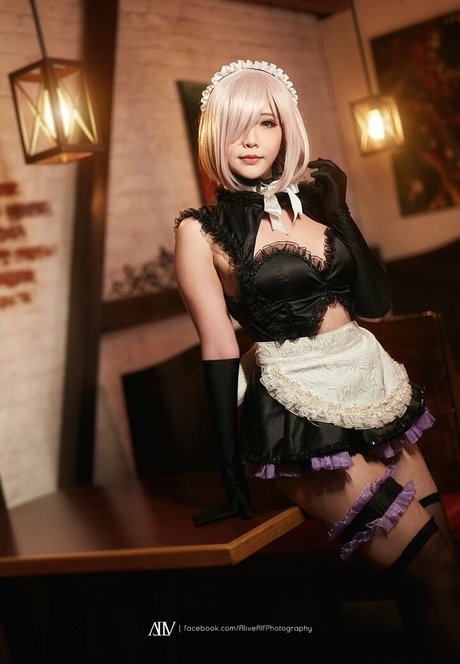 スペードのクイーン オンリーファンズ 美しいヌード 画像