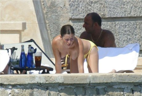 Anna Friel 無料のポルノスター 画像