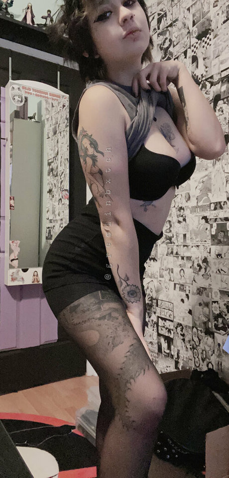 Gremlinbxtch ヌードモデル 画像