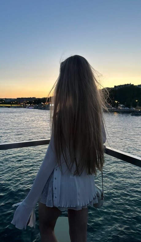 熟女 2P オンリーファンズ えろ ギャラリー