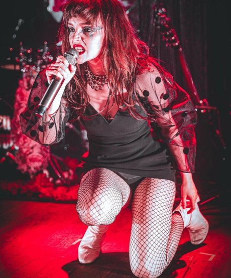 クソ野郎オンリーファンズ ホットヌード 写真