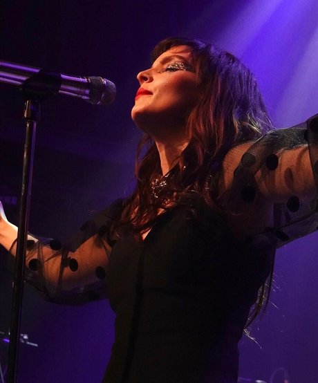 トランスジェンダーフリーオンリーファンズ ポルノ 写真