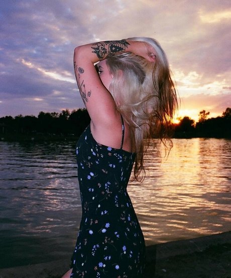 Sonja Reid ホットスター 写真