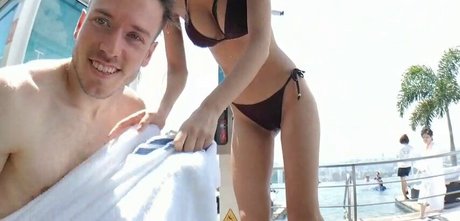 エボニートップオンリーファン エロチック 写真