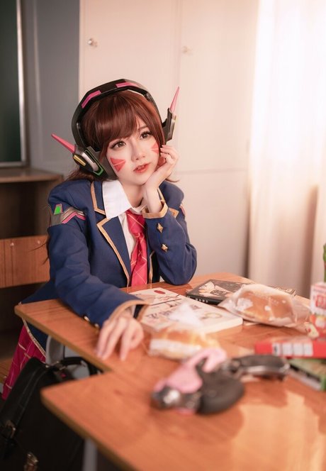 巨乳ストリップオンリーファンズ ポルノグラフィック 画像