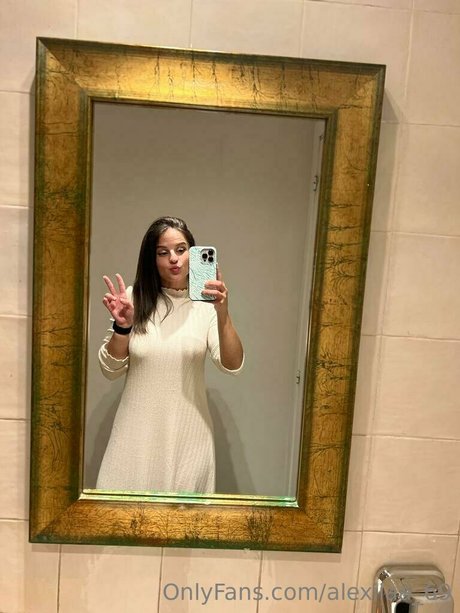 Alexiiaa 69 ポルノモデル 写真