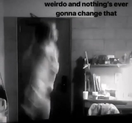 金髪の射精オンリーファンズ セクシーヌード 画像