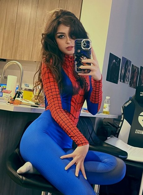 19歳のオンリーファンズ 無料セクシー 写真