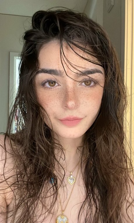 ナースオンリーファンズ セクシー裸 画像