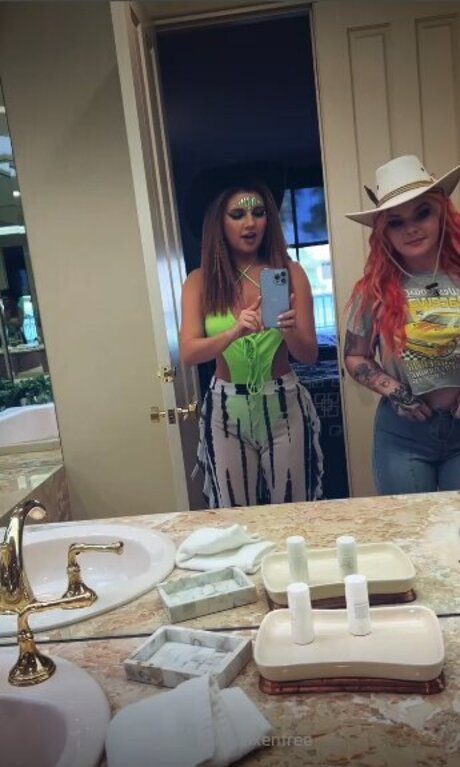 Vermilionvixenfree 素敵なモデル アーカイブ