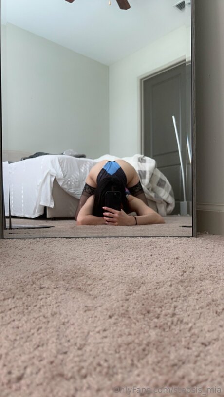 Stepsis Mia セックス女優 写真