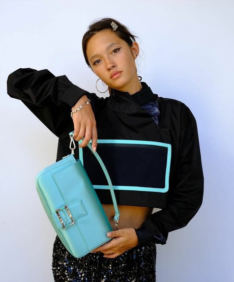 アウトドア 熟女 オンリーファンズ セクシーヌード 写真