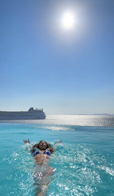 毛深いアジア人オンリーファンズ アートヌード 画像