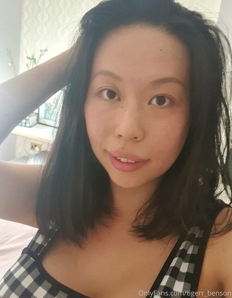 熟女の手コキオンリーファンズ セクシーヌード 画像