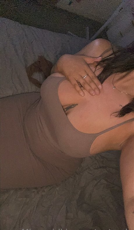 Mirrorgirlkim 裸のモデル 写真