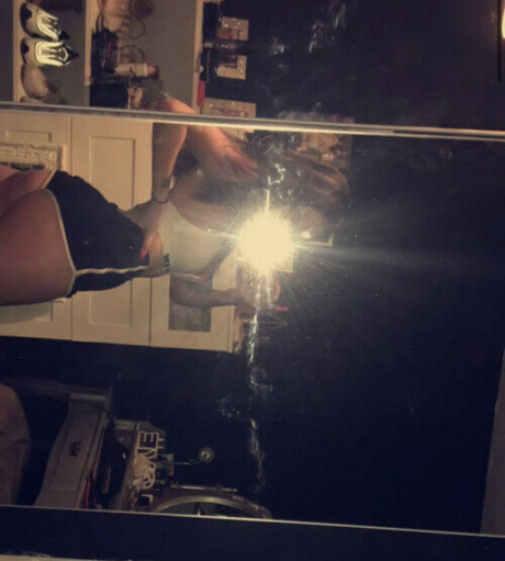 ストリップショー オンリーファンズ 無料アダルト ギャラリー