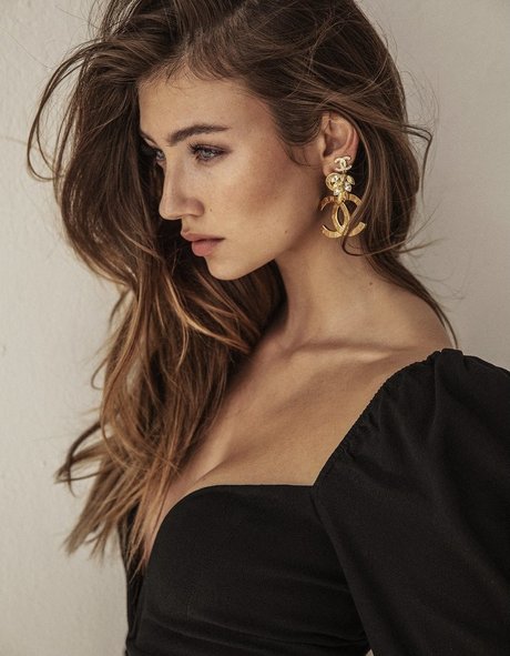 ドイツのアマチュアオンリーファンズ セクシーヌード 写真