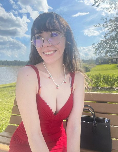 角質の女の子オンリーファンズ 美しいxxx 写真