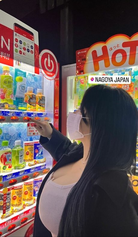 ジムガールズオンリーファンズ ヌード 写真