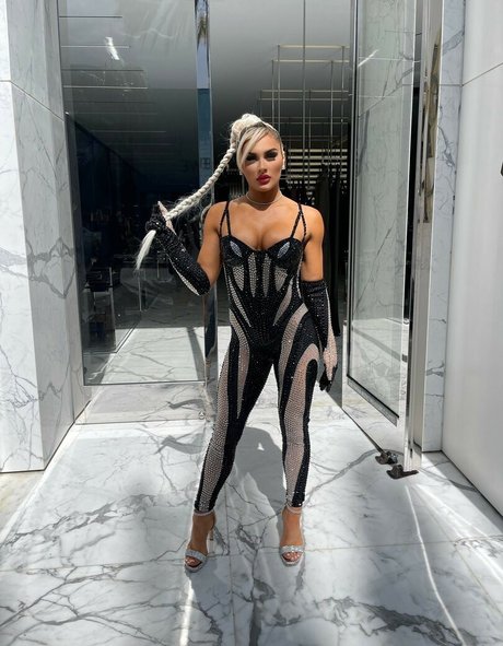 アナルファックオンリーファンズ 無料xxx 写真