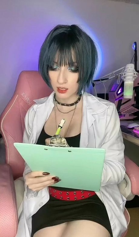 アジアの無料オンリーファンズ 無料ヌード 画像