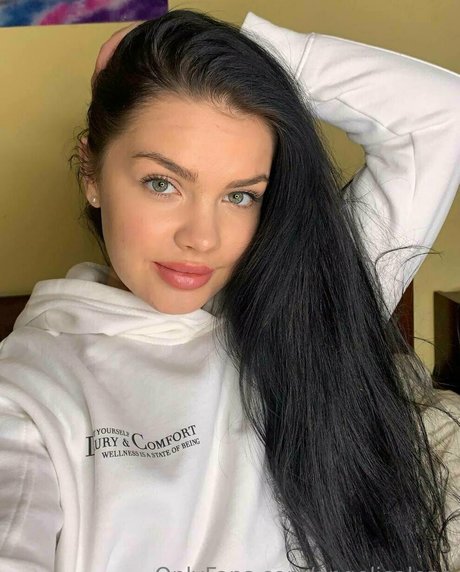 angelicalena ポルノモデル 画像