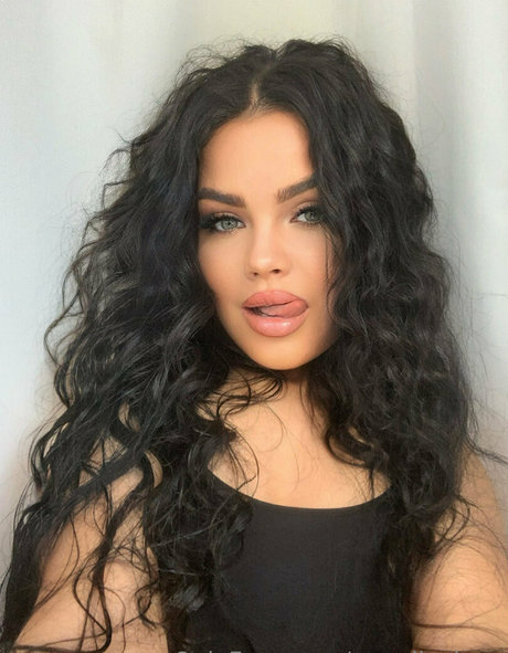 熟女のおっぱいオンリーファンズ ホットセックス 写真