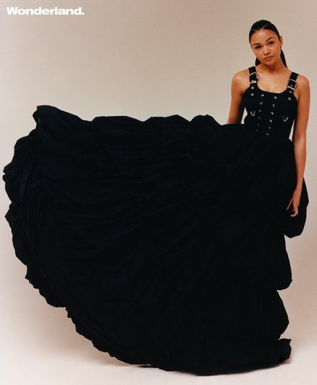 Madison Bailey かわいいポルノスター 写真