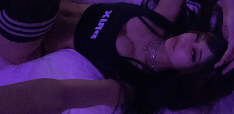 曲線美のブロンドオンリーファンズ 裸 画像