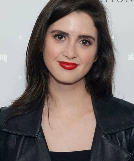 Laura Marano ポルノモデル ギャラリー