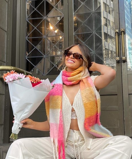 オイルを塗った巨乳オンリーファンズ ポルノ アーカイブ