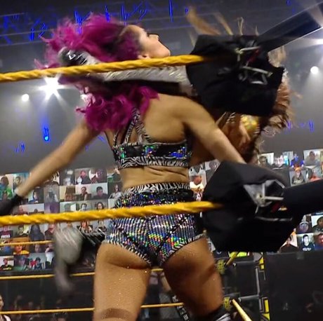 フィットネスコーチオンリーファンズ 無料ヌード 画像