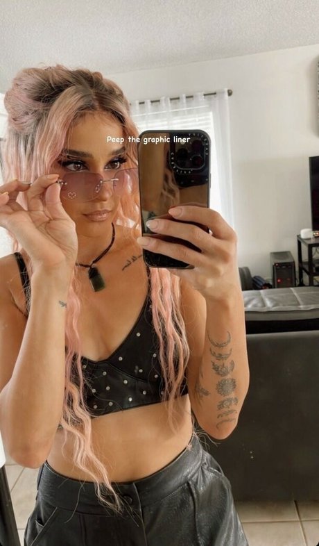 シャワー3P オンリーファンズ 可愛い ギャラリー