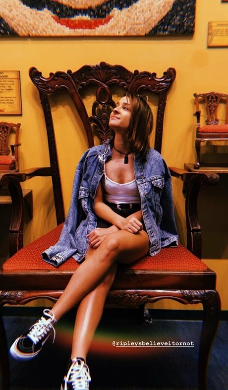 25 オンリーファン ヌード 画像