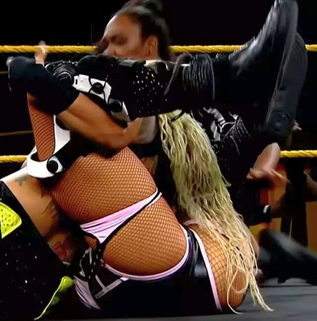 日本の熟女オンリーファンズ ポルノ アーカイブ