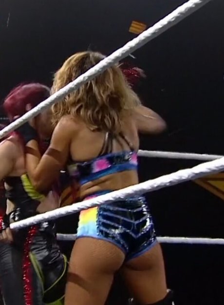 レズビアン誘惑オンリーファンズ アダルト無料 写真