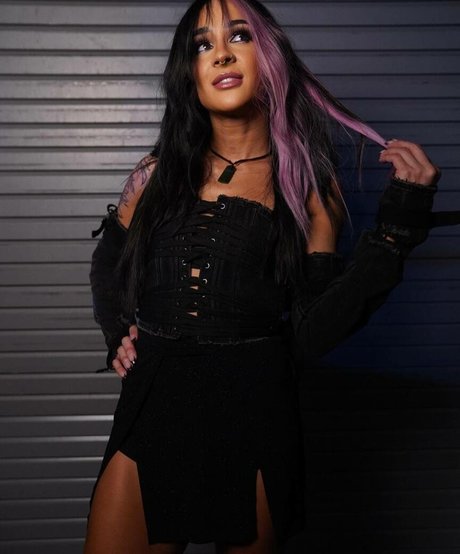 ランジェリーヌードオンリーファンズ ポルノ ギャラリー