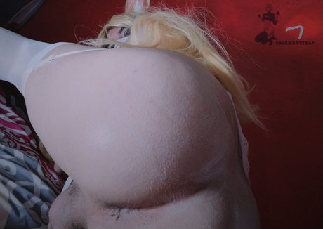 黒髪の熟女オンリーファンズ ホット 写真