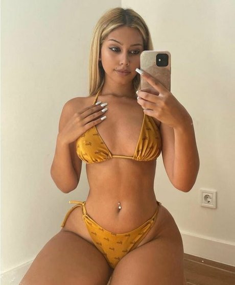 laurgmzz セックスポルノスター ギャラリー