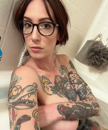 Gojiragoesrawr HDポルノスター 写真