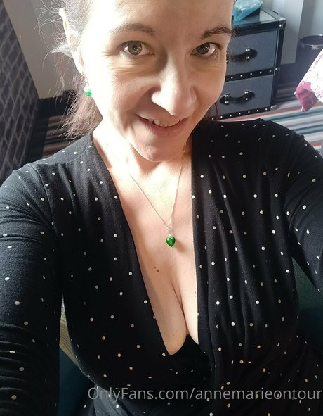 小さなおっぱいオンリーファンズ 無料ポルノ ギャラリー