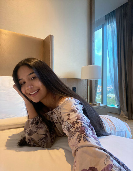 金髪アナルオンリーファンズ ホットポルノ 画像