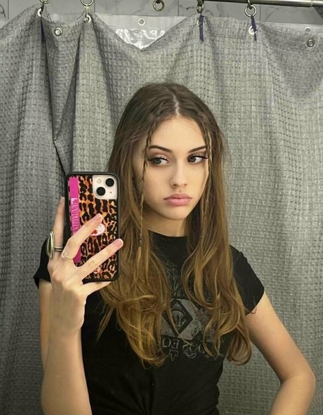 熟女の足オンリーファンズ 美しい 画像