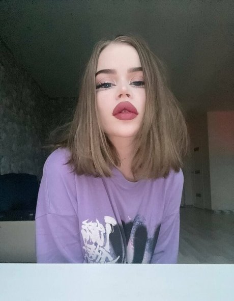 lil ninas 裸のポルノスター 画像