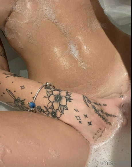 黒人のオンリーファンズ アート裸 画像