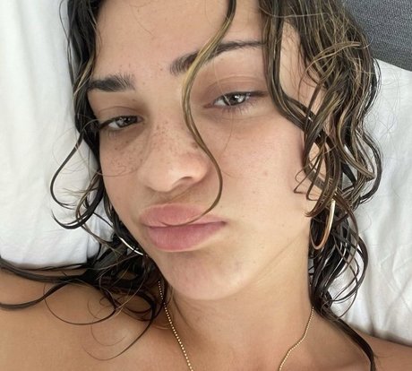 Luna Blaise 裸の女優 写真