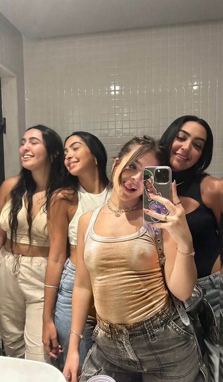 ジムガールズオンリーファンズ セクシー ギャラリー