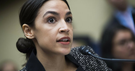 Alexandria Ocasio Cortez 可愛いモデル 写真