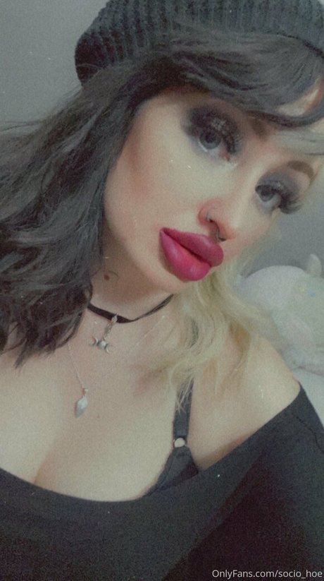 エモな痴女オンリーファンズ ホットポルノ 画像